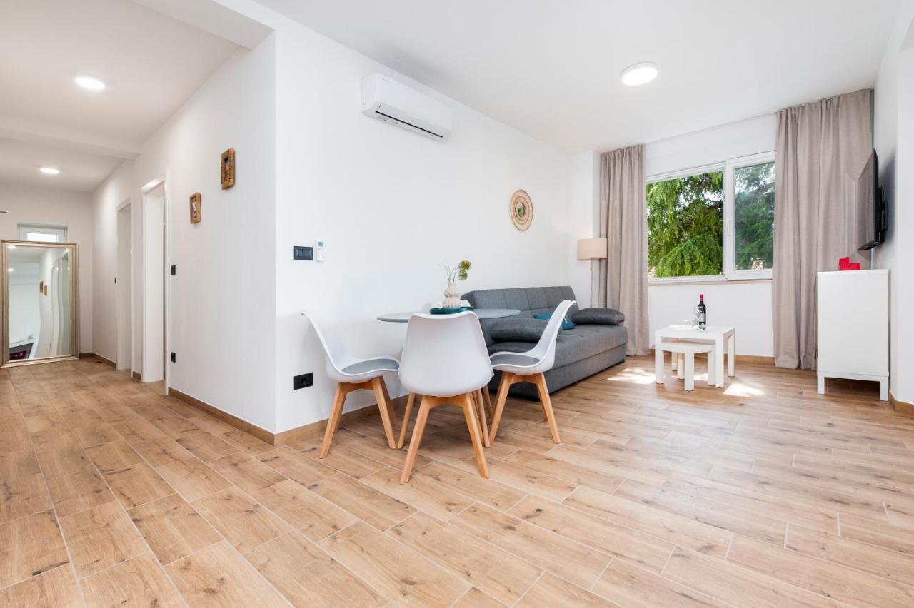 רוביני Apartments Sunrise & Sunset מראה חיצוני תמונה