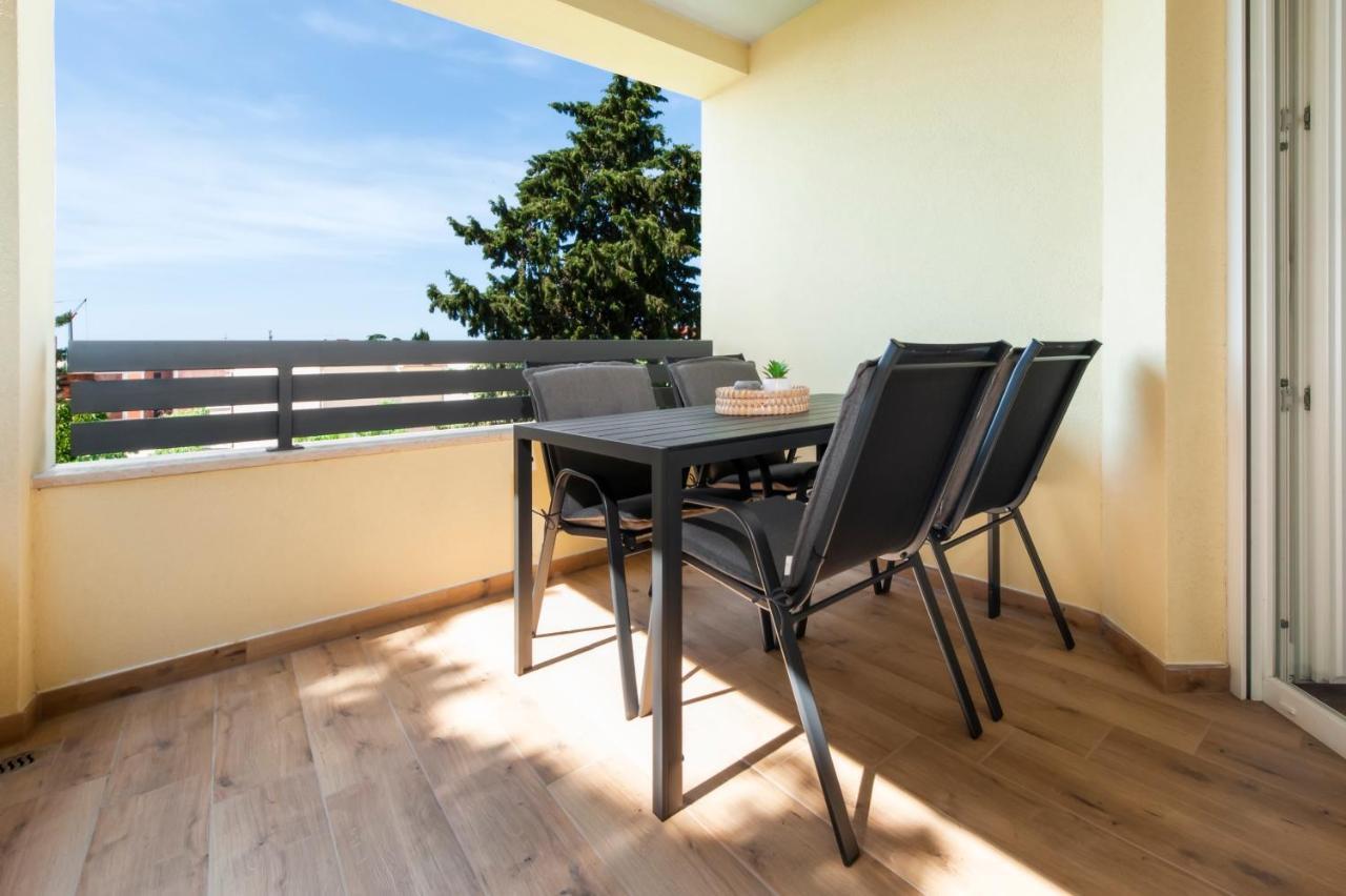 רוביני Apartments Sunrise & Sunset מראה חיצוני תמונה