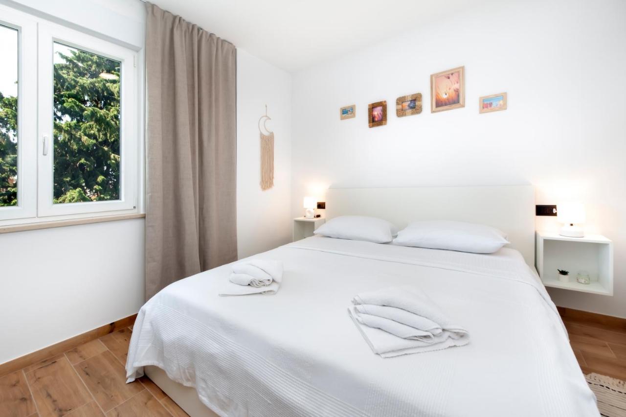 רוביני Apartments Sunrise & Sunset מראה חיצוני תמונה