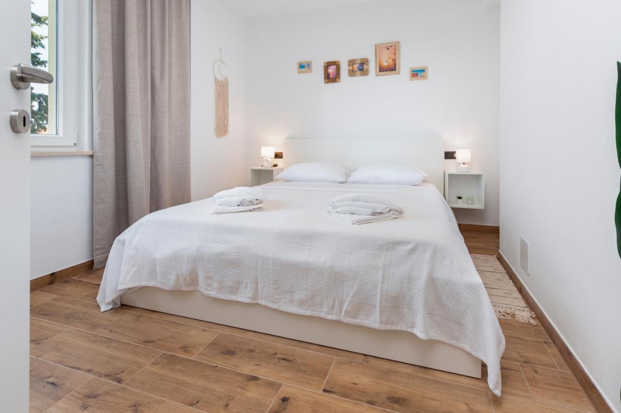 רוביני Apartments Sunrise & Sunset מראה חיצוני תמונה