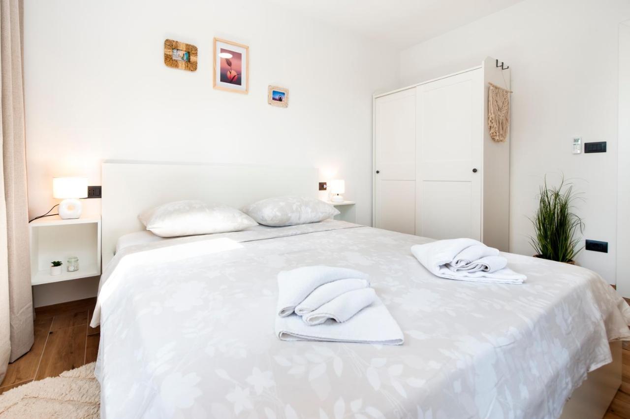 רוביני Apartments Sunrise & Sunset מראה חיצוני תמונה