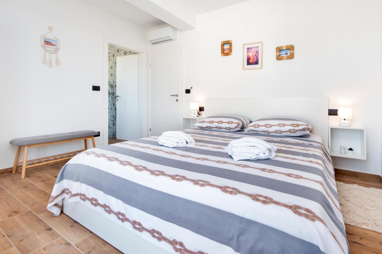 רוביני Apartments Sunrise & Sunset מראה חיצוני תמונה