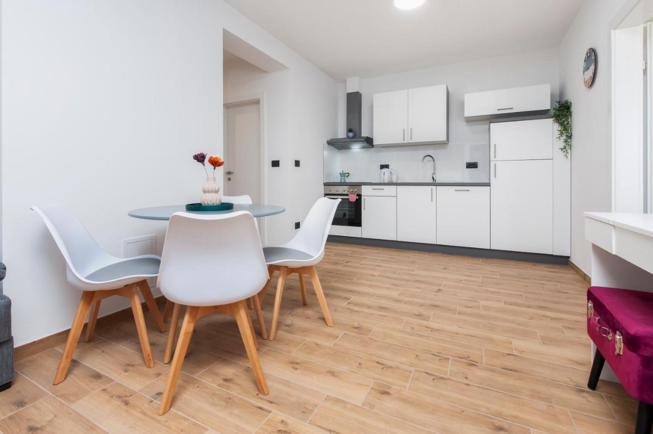 רוביני Apartments Sunrise & Sunset מראה חיצוני תמונה