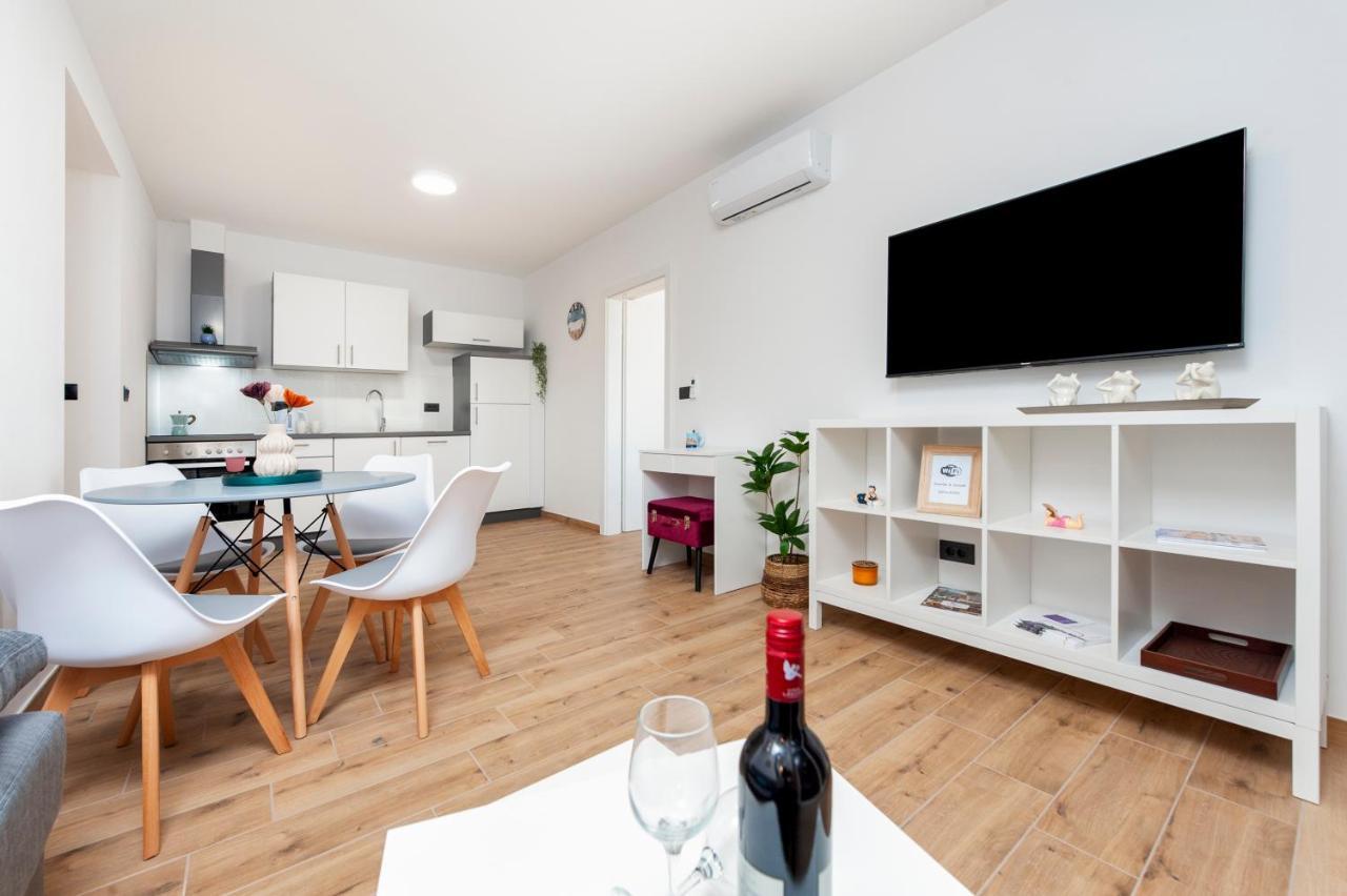 רוביני Apartments Sunrise & Sunset מראה חיצוני תמונה