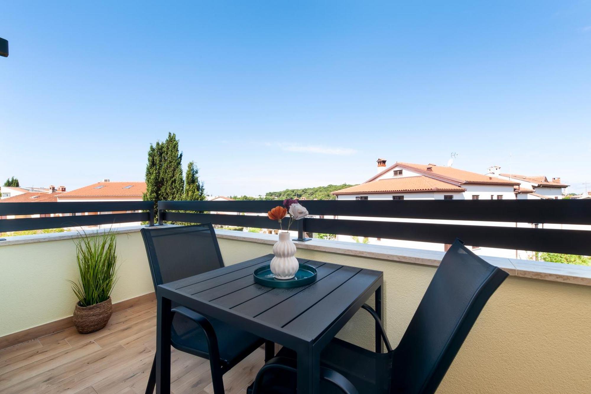 רוביני Apartments Sunrise & Sunset מראה חיצוני תמונה