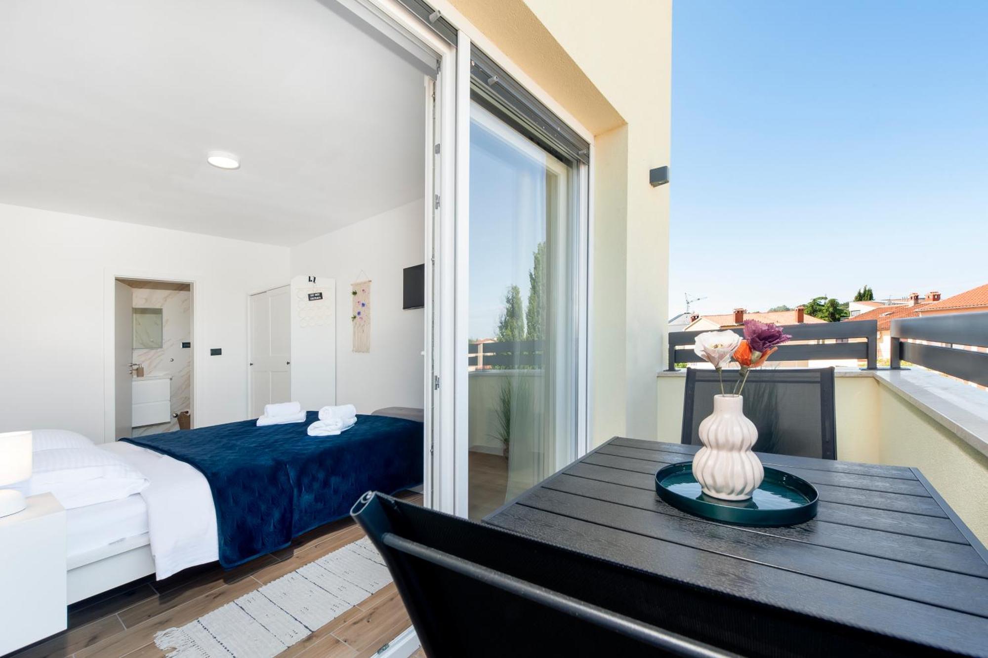 רוביני Apartments Sunrise & Sunset מראה חיצוני תמונה